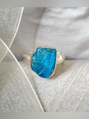 925 Sterling Silver, natural Raw Blue Apatite Ring, US: 8, NWT “VIBES”
